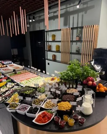 ホテル B&B Hotel Leszno レシュノ