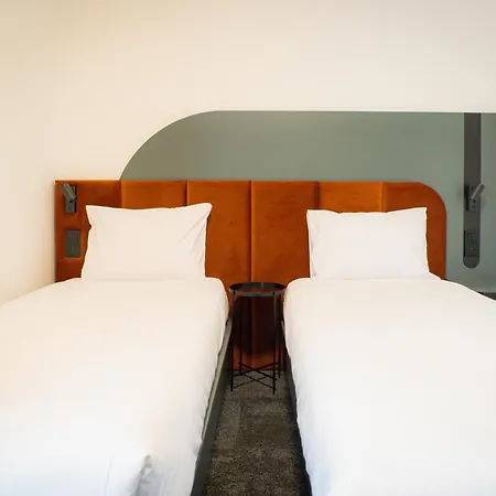 B&B Hotel Leszno ホテル