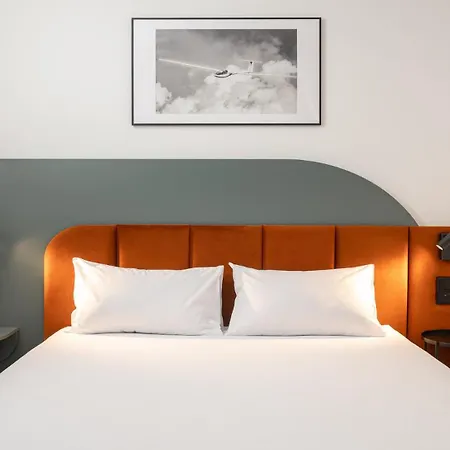 ホテル B&B Hotel Leszno