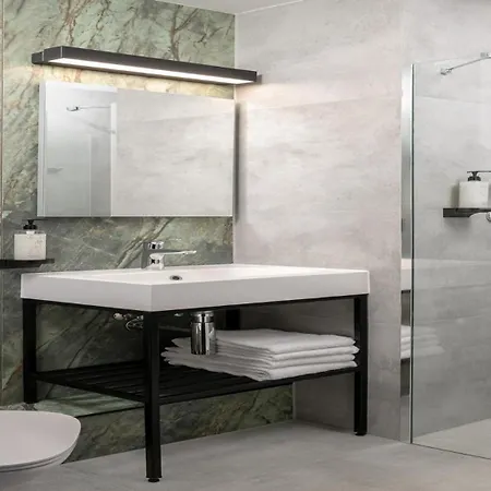 B&B Hotel Leszno ホテル レシュノ