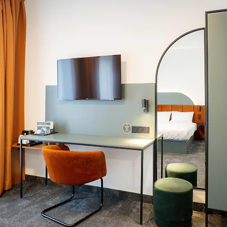 Готель B&B Hotel Leszno