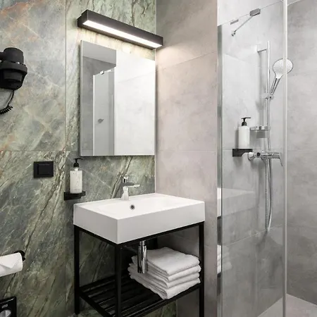 B&B Hotel Leszno 3*