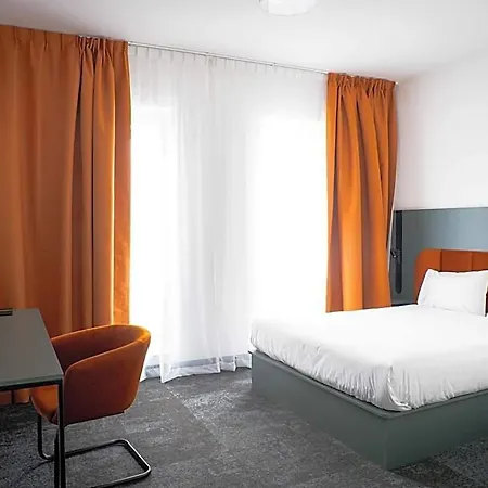 Hotel B&B Hotel Leszno 3*