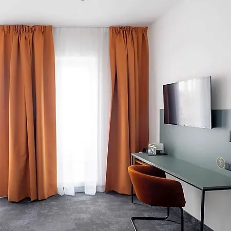 Hotel B&B Hotel Leszno 3*