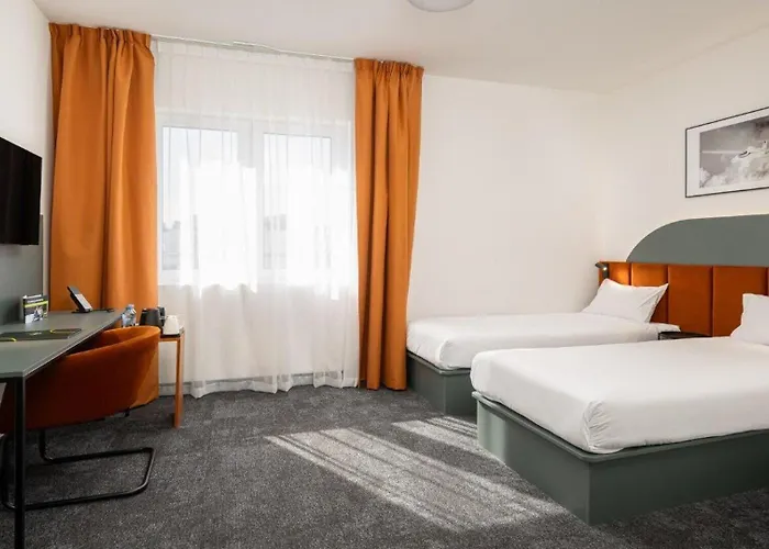 B&B Hotel Leszno Отель Лешно