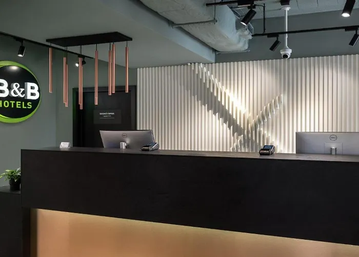 Отель B&B Hotel Leszno Лешно