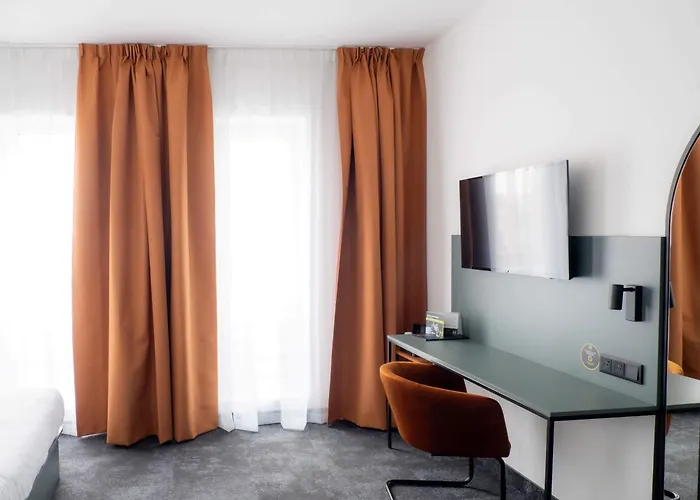 Отель B&B Hotel Leszno 3*