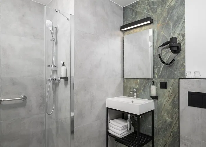 Hotel B&B Hotel Leszno 3*