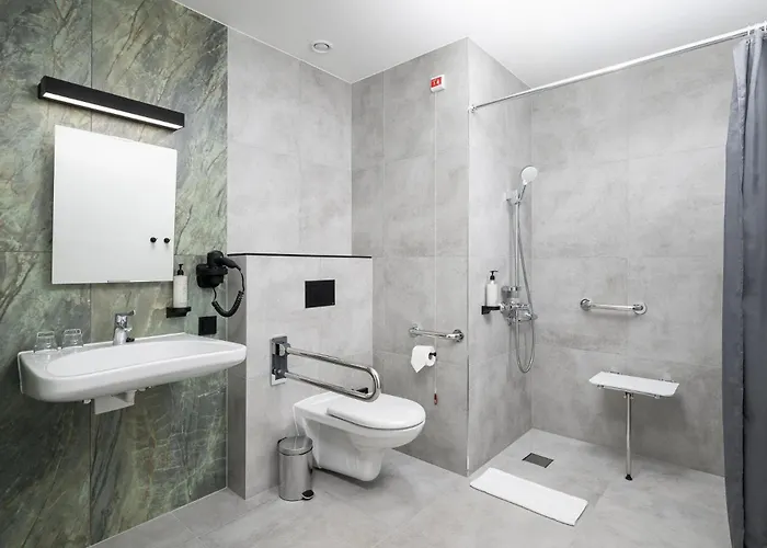 Hotel B&B Hotel Leszno 3*